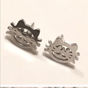 Stainless steel kitty cat faces with whiskers post